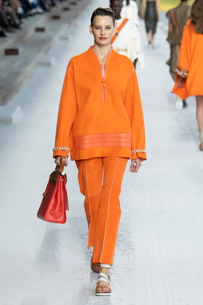 Look 26